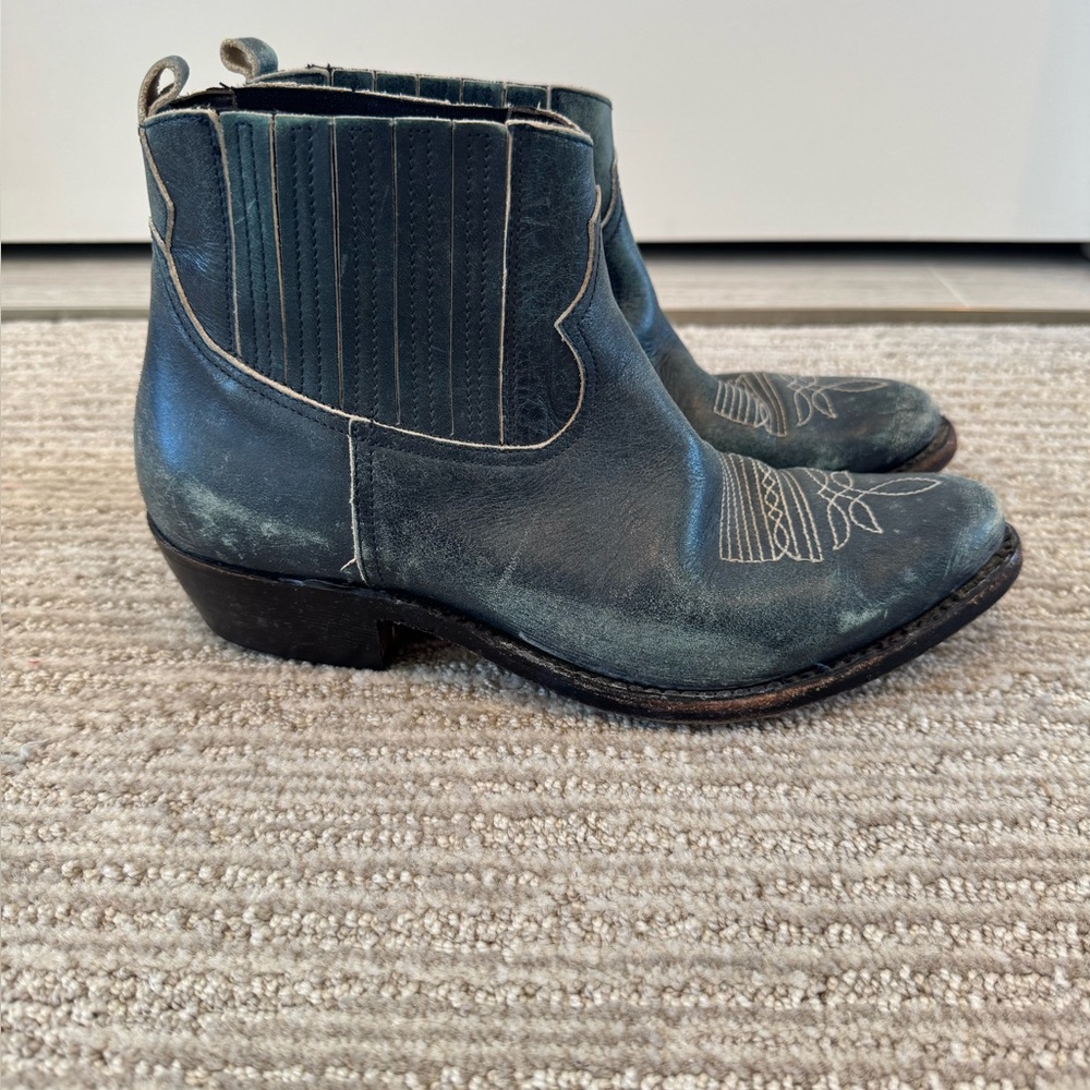 Golden Goose Boots - Picture 2 of 11